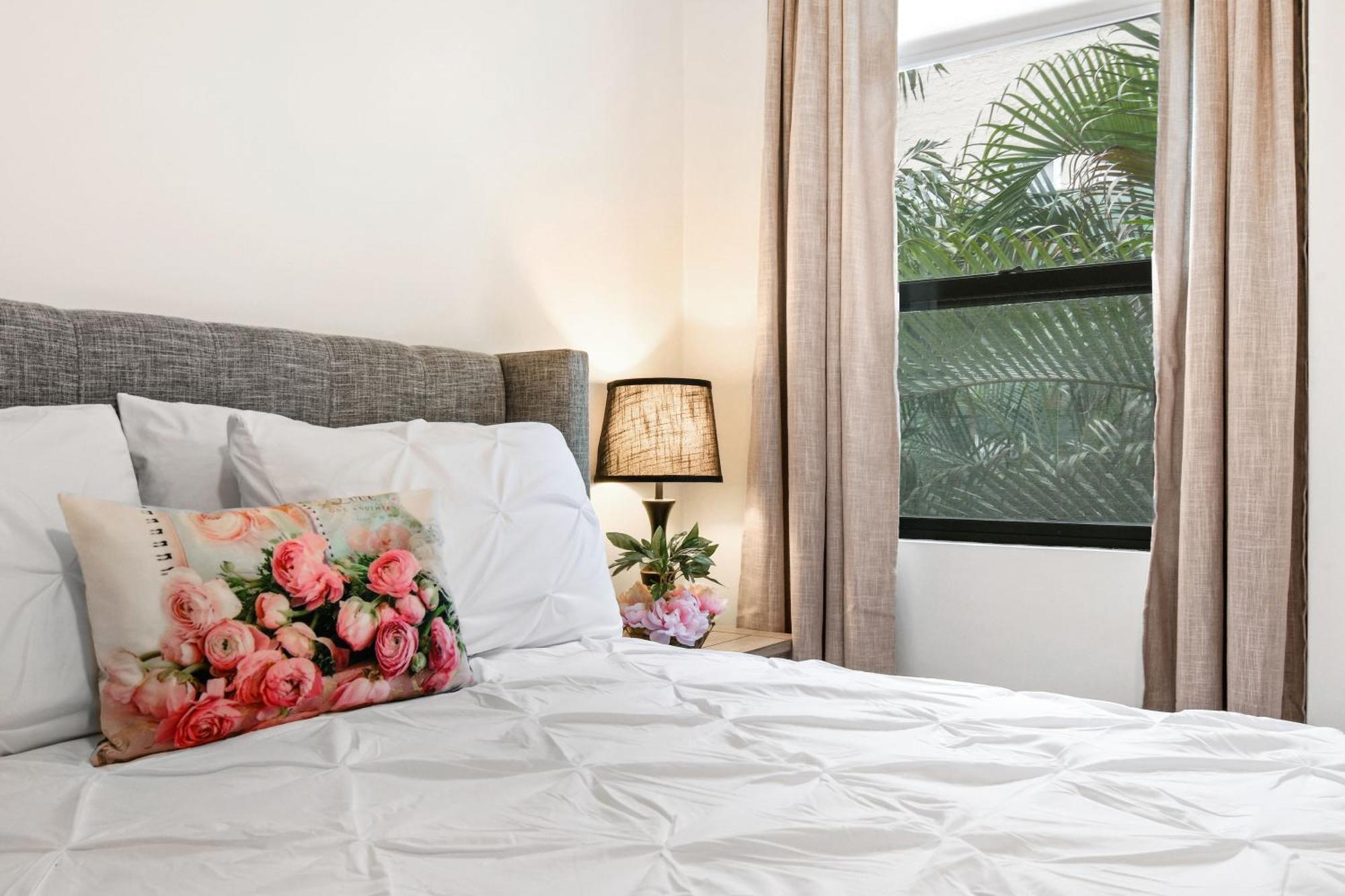 Orchid Suites - Historic Palm Beach Hotel Condominium Экстерьер фото